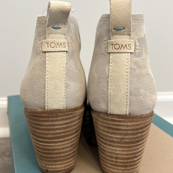 TOMS Kallie Egret Camo Printed Suede Wedge Ankle Boots 12 - Picture 5 of 10